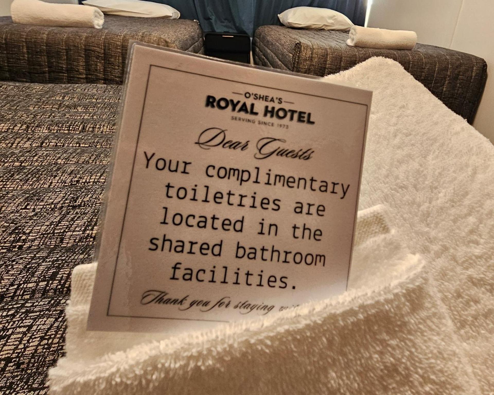 O'Shea'S Royal Hotel กูนดิวินดิ ภายนอก รูปภาพ