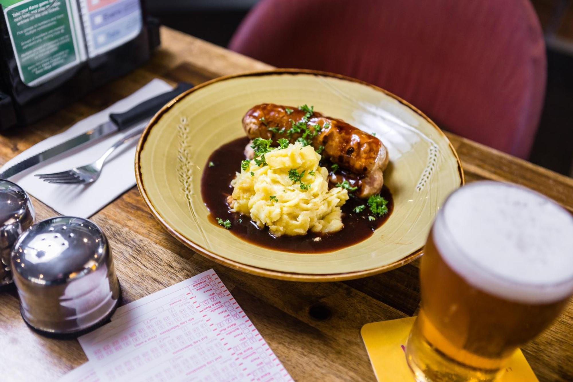 O'Shea'S Royal Hotel กูนดิวินดิ ภายนอก รูปภาพ